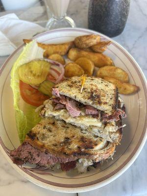 Reuben sandwich with fries