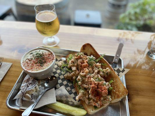 Shrimp roll with chowder ($19) and apple cider ($5.50/can)  IG: @ohmyono