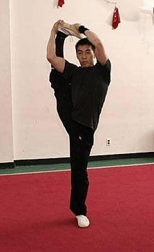 Sifu Chan - side stretch kick catch