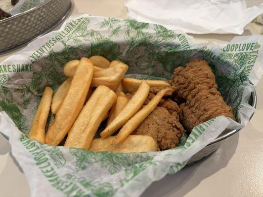 Kids meal chicken tenders w/ fries