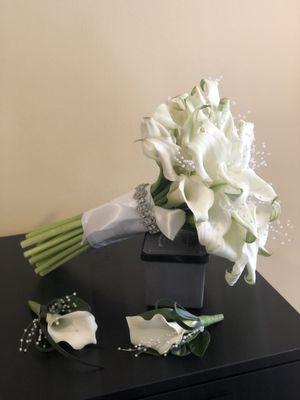 Hand bouquet , corsage and boutonnière