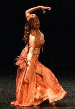 Na'ama Rose belly dancer