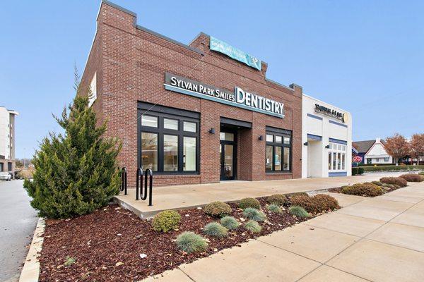 Looking for a family dentist in Nashville, TN? You have come to the right spot!