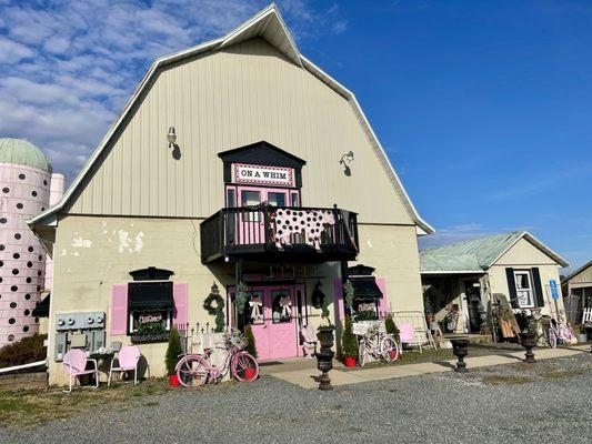 Outside / Exterior of barn-shaped shop. Was closed when we came so could only take pics/vid. Check out the reviews - interesting takes