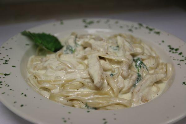 Chicken Fehttuchini Alfredo Italian Restaurant Quakertown, Pa