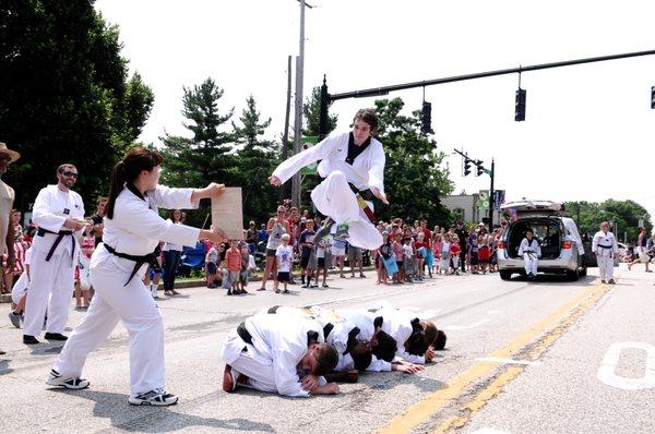 Huge Demo jump side kick!