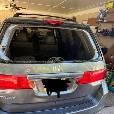 2012 Honda Odyssey-Back Window smashed out