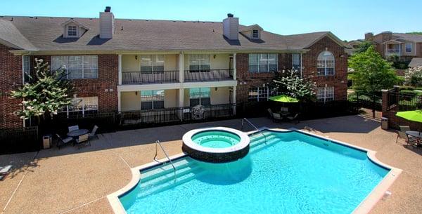 Relaxing pool