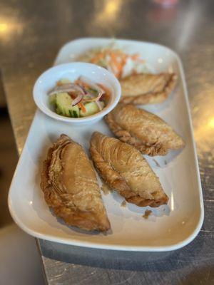 Thai vegetable curry puffs