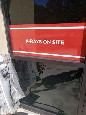 It says there's x-rays but there's not so don't believe it