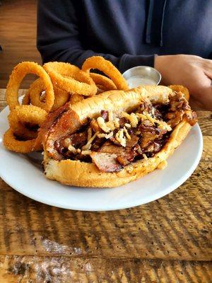 Pulled Pork Sandwich with Onion Rings