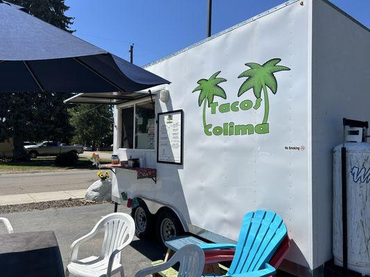 Food trailer and outdoor seating