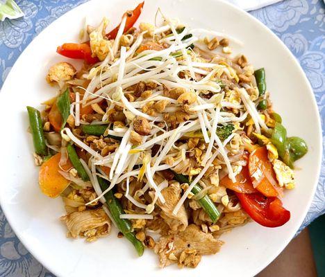 Chicken and Vegetable Pad Thai