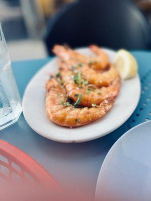 Grilled shrimp with head on. Omg heaven