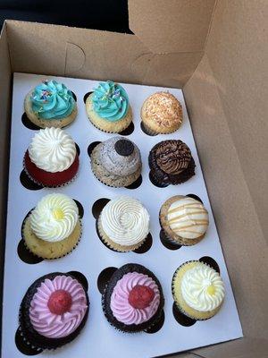 Variety dozen cupcakes $25!!