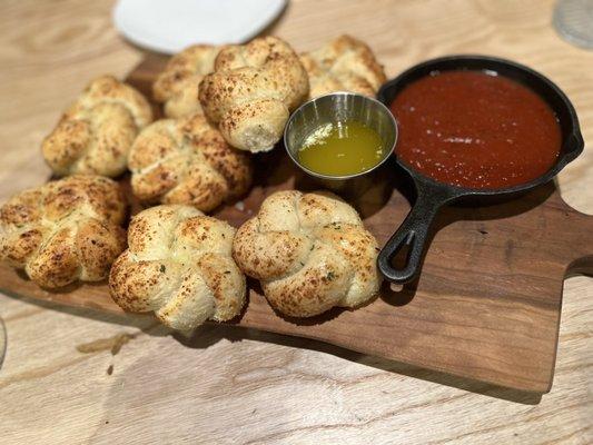 Garlic knots