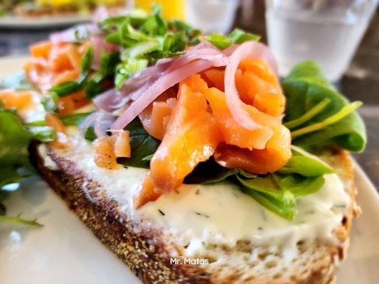 Smoked salmon breakfast