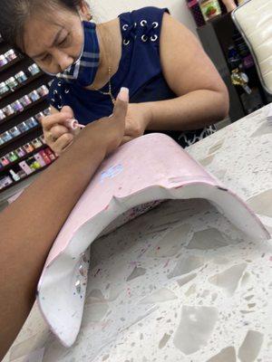 She CAN NOT DO NAILS