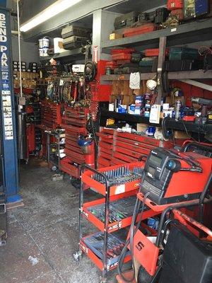 We have all the necessary quality tools to serve your automotive needs.