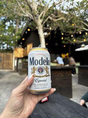 Modelo on the patio!