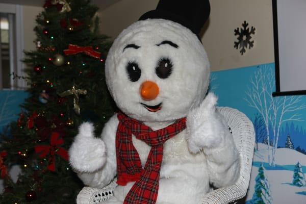 Frosty gives Kids Ministries a thumbs up . . .