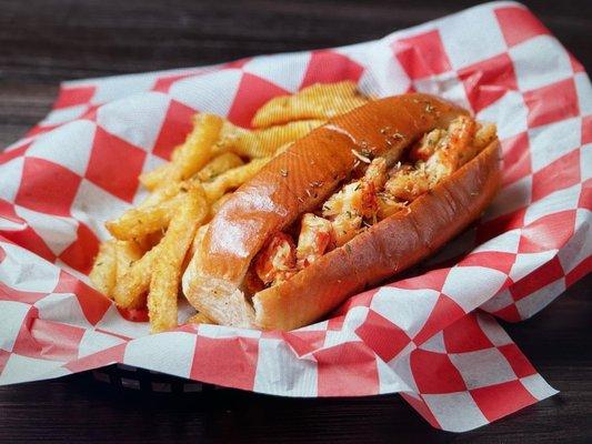 Connecticut lobster roll