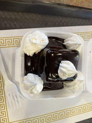 Hot fudge cake