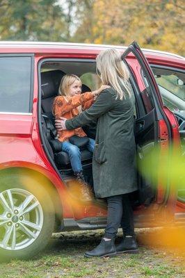 Swiveling adapted car seats