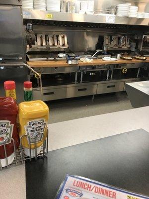 Clean, clean, clean. Unusual for Waffle House