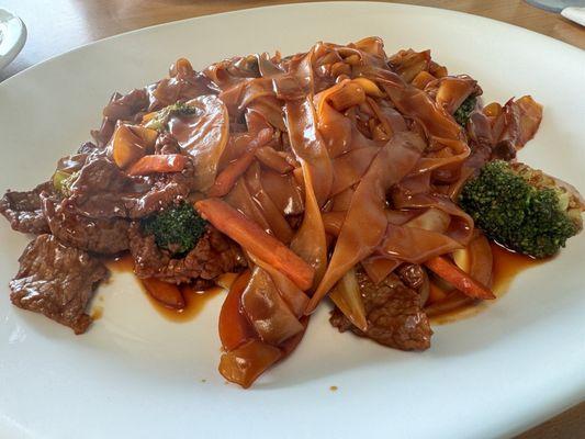 Drunken noodle with beef