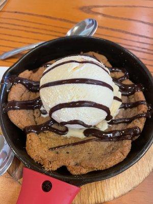 Skillet Chocolate Chip Cookie