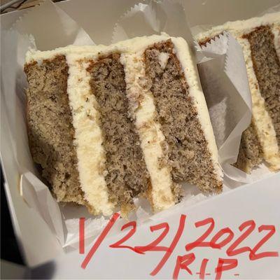 Billy's Bakery cake slices (banana), 2022