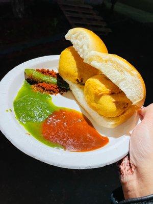 Vada pav