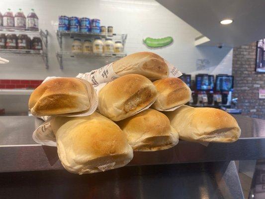 Display bread.