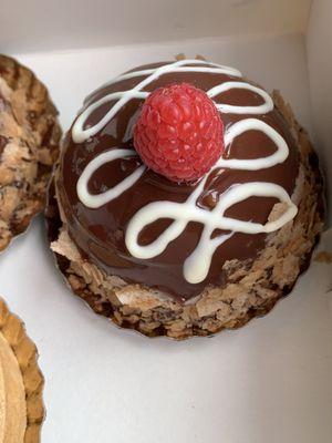 Chokolate domed tart with Mousse filling