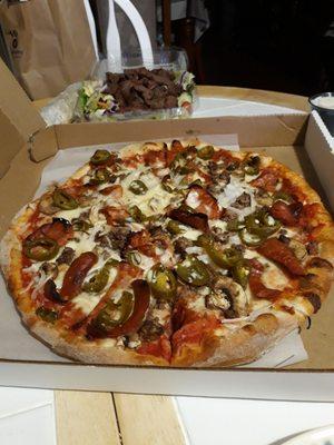 5-topping 14" pizza with onions, jalapeños, mushrooms, hamburger and linguica. Best pizza ever!