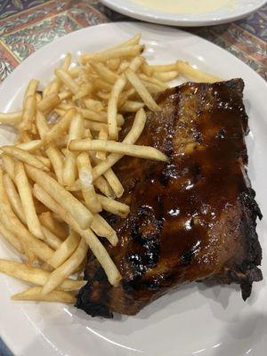 1/2 rack w/fries