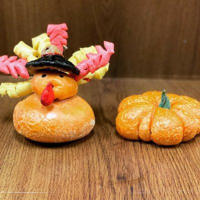 Turkey and pumpkin shaped bagels