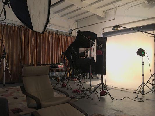 Studio Glamour Eyes with headshot lighting set up.