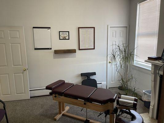 Adjustment/treatment room