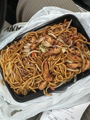 Chicken Lo Mein