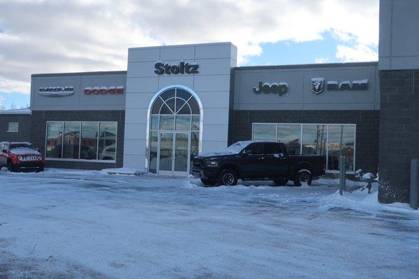 Front entrance to Stoltz Chrysler Dodge Jeep Ram