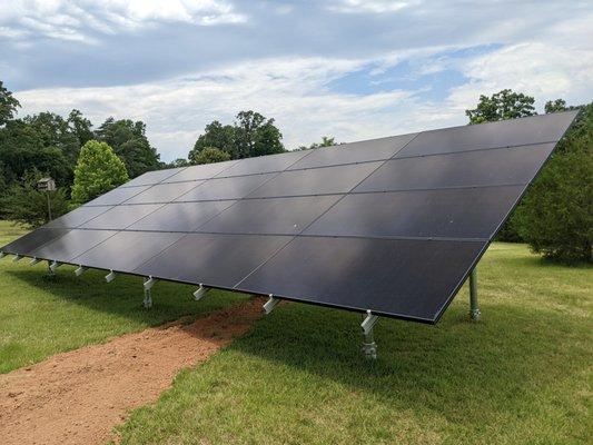 A great-looking solar array that offset's the home's electric bill. Get a ground-mounted quote today!