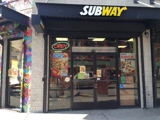 Front outside view of Subway Restaurant