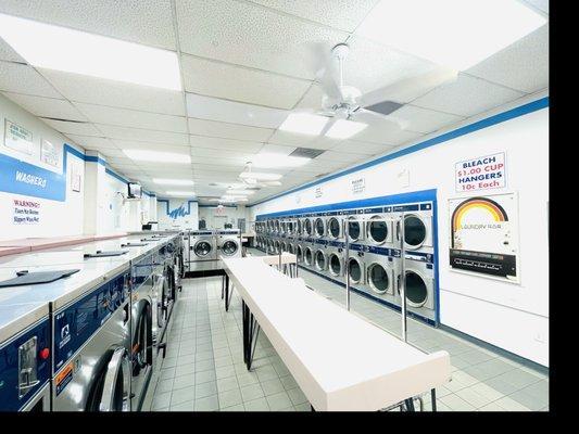 Easy Kleen Laundromat