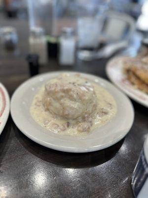 Biscuit with gravy