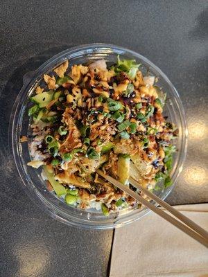 Crunch bowl with pineapple shrimp and tunA