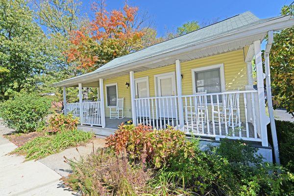 The Buttercup Cottage in Fall.