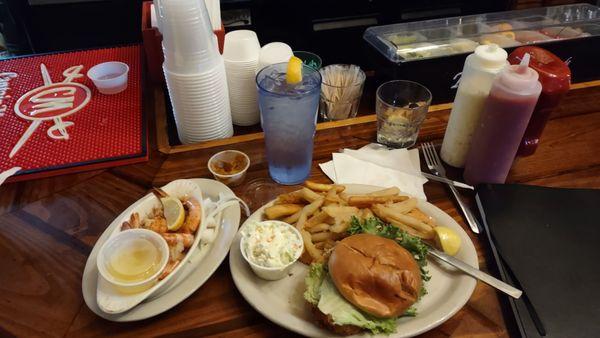 Flounder sandwich and 1/4 lb shrimp... Quintacencial.