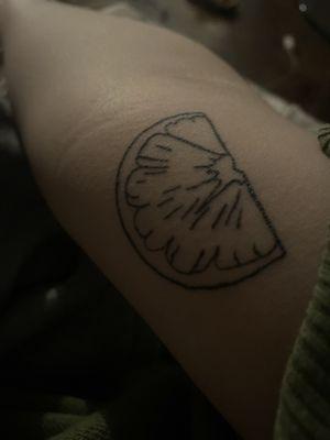 Got my first tatto here, with Curtis. A little disappointed with the different thickness of lines